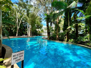 Palm Cove Beachside Apartments - Pool and Garden Views